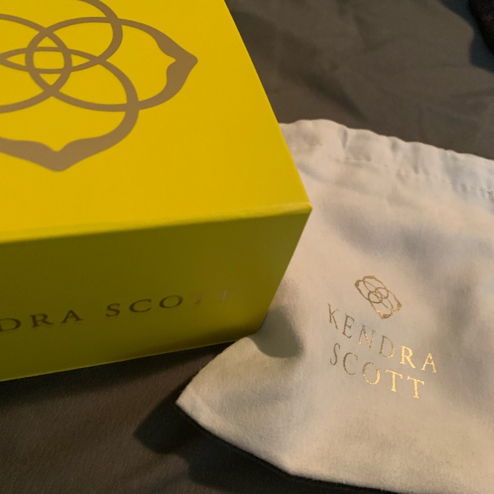 Kendra Scott box + bag